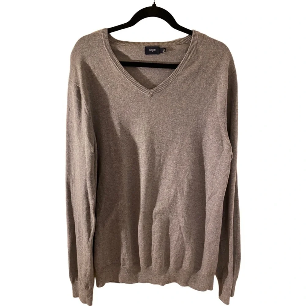 J. Crew Factory V-Neck long sleeve sweater. Size LT. Medium gray. Lightweight.